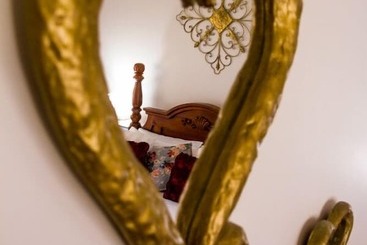 هتل Inn The Tuarts Guest Lodge