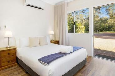 هتل Inn The Tuarts Guest Lodge