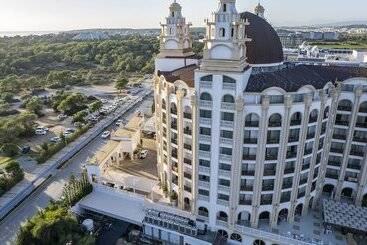 J Adore Deluxe Hotel & Spa Ultra All Inclusive
