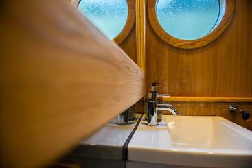 هتل Narrowboat Puzzle