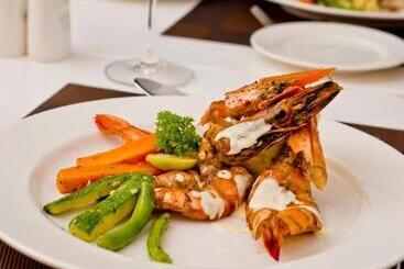 Ocean Edge Suites & Hotel Colombo