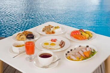 Ocean Edge Suites & Hotel Colombo