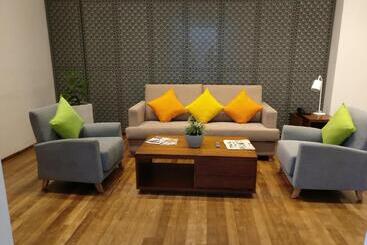 Ocean Edge Suites & Hotel Colombo