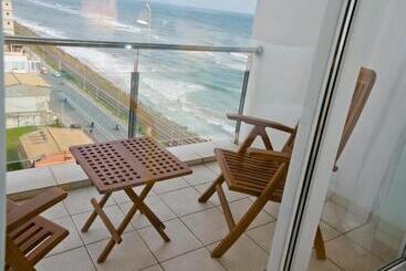 Ocean Edge Suites & Hotel Colombo