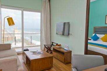 Ocean Edge Suites & Hotel Colombo