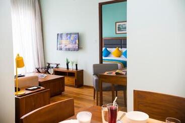 Ocean Edge Suites & Hotel Colombo