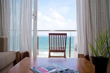 Ocean Edge Suites & Hotel Colombo