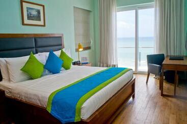 Ocean Edge Suites & Hotel Colombo
