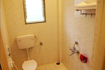 هتل Oyo Rooms Near Laxminarayan Theatre Swargate