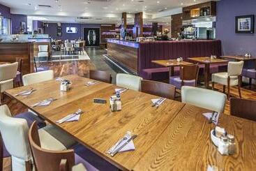 Parklands Hotel & Country Club