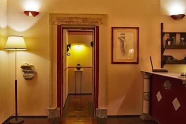 هتل Residenze Gregoriane   Residenza D Epoca