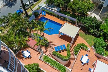 هتل The Ritz Resort Heated Pool