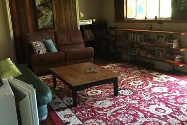 هتل Rossmount Rural Retreat