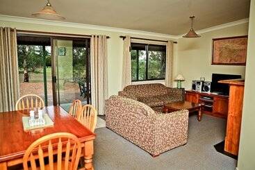 هتل Cabins On Halls