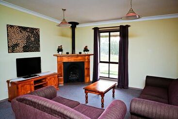 هتل Cabins On Halls