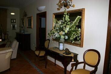 هتل Villa Aurora