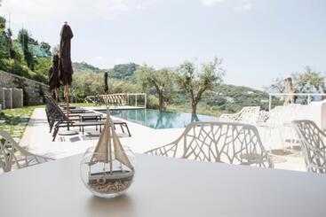 هتل Villa Fiorella Art