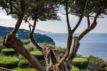 هتل Villa Fiorella Art