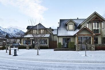 هتل Wanaka Luxury Apartments