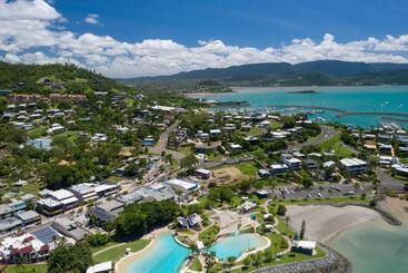 هتل Waterview Airlie Beach