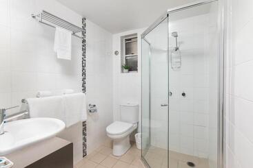 هتل Waterview Airlie Beach
