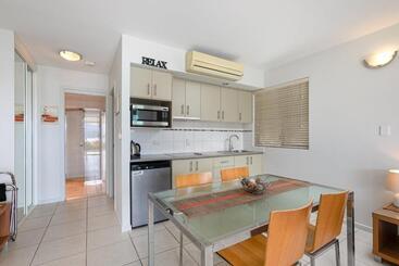 هتل Waterview Airlie Beach