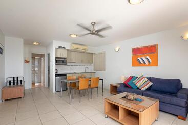 هتل Waterview Airlie Beach