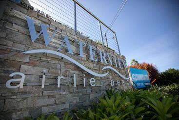 هتل Waterview Airlie Beach
