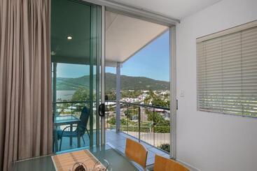 هتل Waterview Airlie Beach