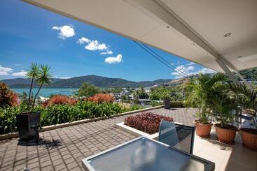 هتل Waterview Airlie Beach