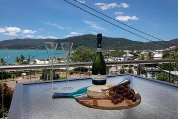 هتل Waterview Airlie Beach