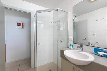 هتل Waterview Airlie Beach