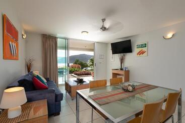 هتل Waterview Airlie Beach