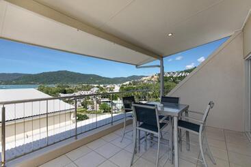 هتل Waterview Airlie Beach