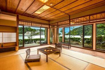 هتل Ooedo Onsen Monogatari Premium Koshinoyu