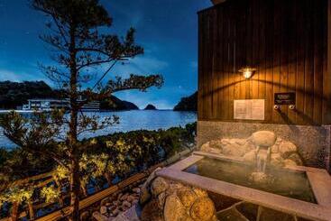 هتل Ooedo Onsen Monogatari Premium Koshinoyu