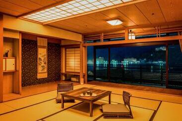 هتل Ooedo Onsen Monogatari Premium Koshinoyu