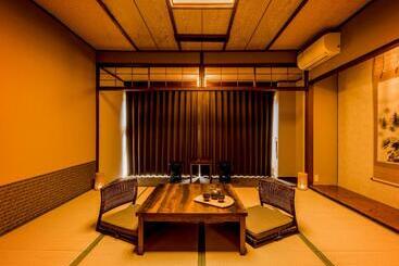 هتل Ooedo Onsen Monogatari Premium Koshinoyu
