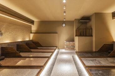 هتل Ooedo Onsen Monogatari Premium Koshinoyu