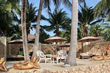 Sibaja Palms Sunset Beach Apartment