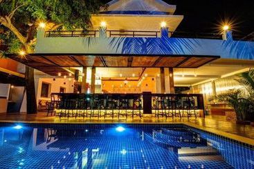 Base Villa Phnom Penh Hostel
