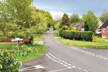 צימר The Longham White Horse