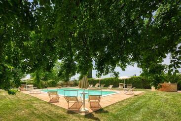 هتل Agriturismo Il Barco