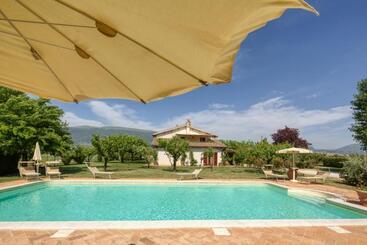 هتل Agriturismo Il Barco