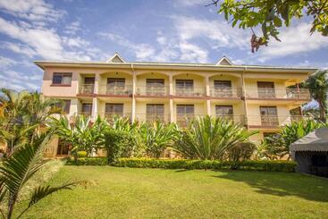 Askay Hotel Suites