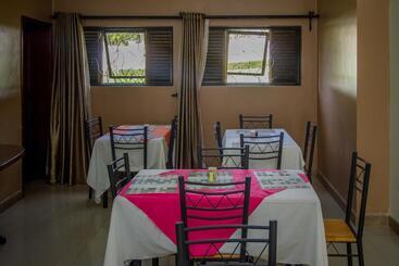 Askay Hotel Suites