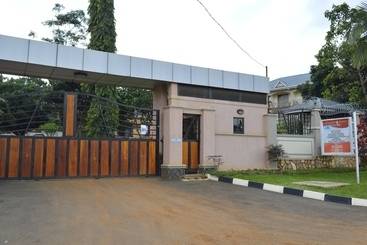 Askay Hotel Suites