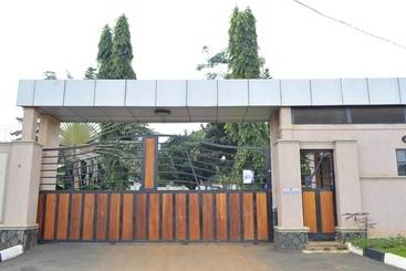 Askay Hotel Suites