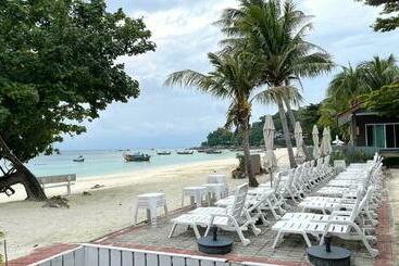 هتل Bella Vista Beach Resort Koh Lipe
