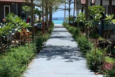 هتل Bella Vista Beach Resort Koh Lipe